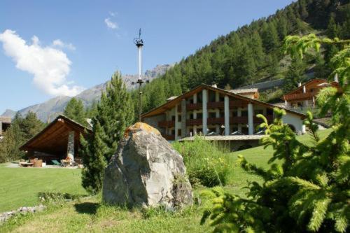 Eco Wellness Hotel Notre Maison Cogne Extérieur photo